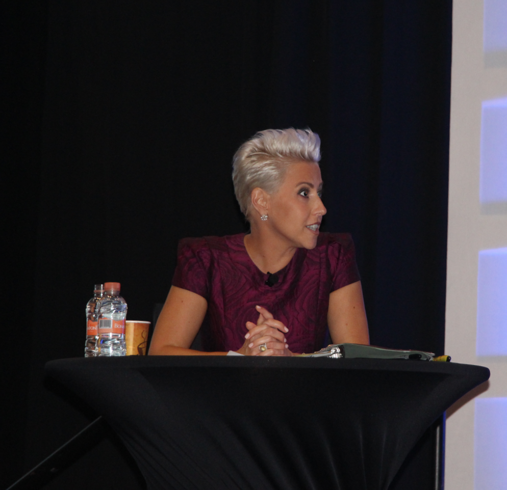 Professional speaker Laura Schwartz keynotes, emcees and moderates the 2nd Annual Teneo Hospitality Summit in Puerto Vallarta.